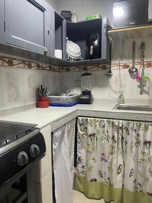 Private kitchen - Cercania a los Ejecutivos- Estadio Jaime Moron, Pista de Atletismo (Cartagena)