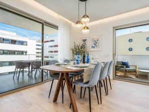 Dining - Luxury and Comfort Next to the Center (Lagos)