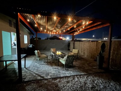 MDRN 4BEDRM House in Las Vegas, 10mins from airport