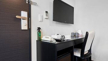 Quarto duplo standard | Camas com colchões pillow-top, escrivaninha, Wi-Fi de cortesia