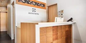 Reception - IZUTSU HOTEL KYOTO KAWARAMACHI SANJO (Kyoto)