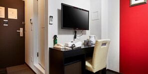 Standard Double Room | Pillowtop beds, desk, free WiFi, bed sheets - IZUTSU HOTEL KYOTO KAWARAMACHI SANJO (Kyoto)