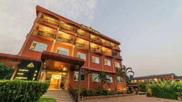 Fachada de la propiedad