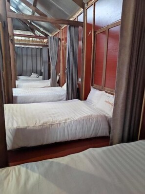 Gemeinsamer Comfort-Schlafsaal, Flussblick | Kostenloses WLAN