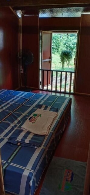 Comfort Shared Dormitory, River View | Free WiFi - Lan's Homestay Ban Gioc Waterfall (Trung Khanh)