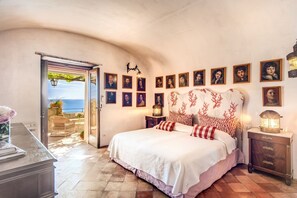 8 habitaciones, tabla de planchar con plancha y wifi gratis