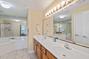 Hårføner og håndklær