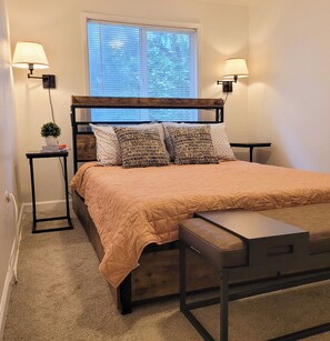 3 bedrooms, iron/ironing board, WiFi, bed sheets