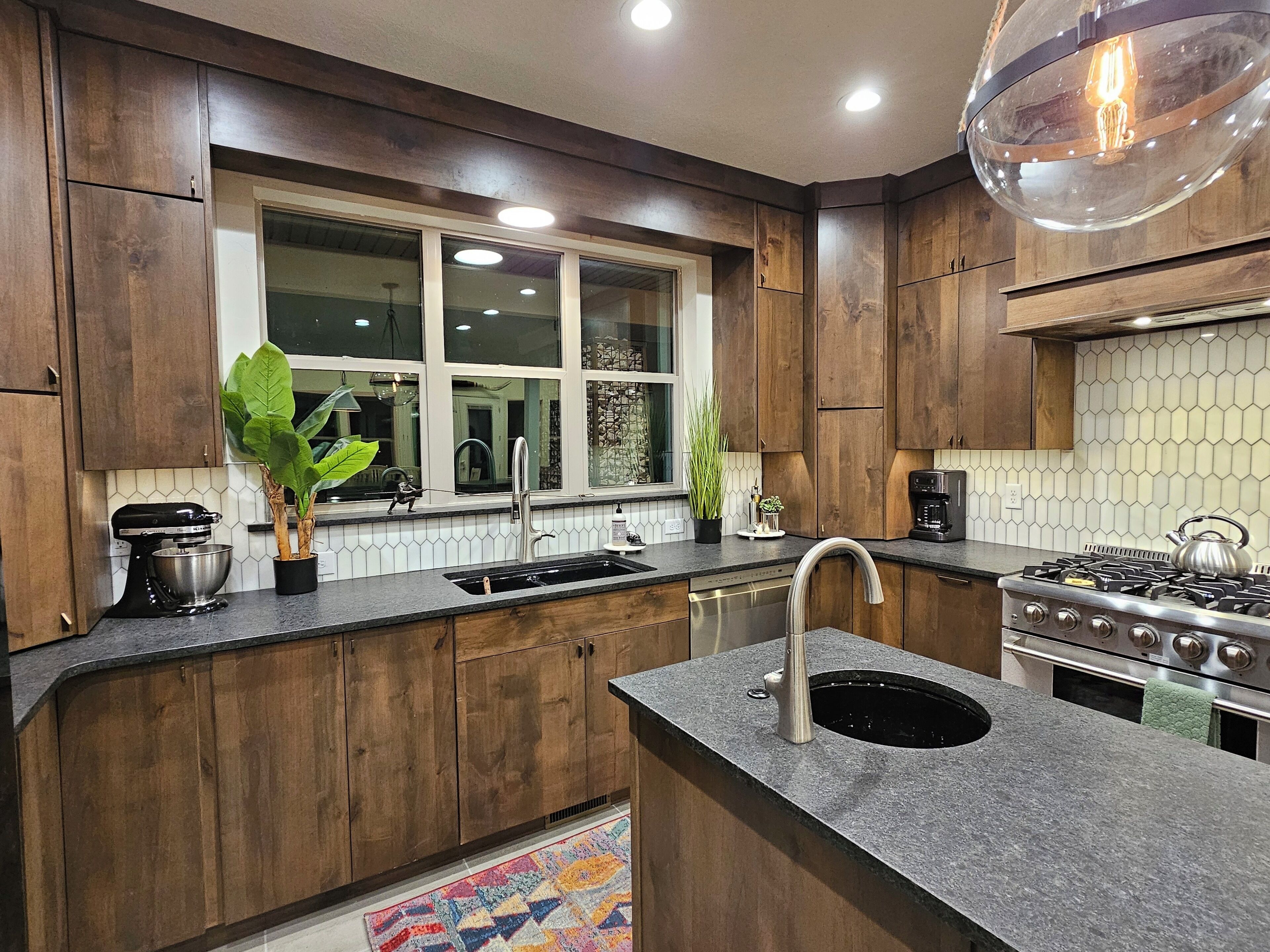 冰箱、微波炉、烤箱、炉灶