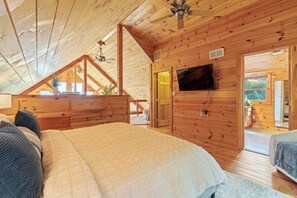 5 bedrooms, iron/ironing board, free WiFi, bed sheets