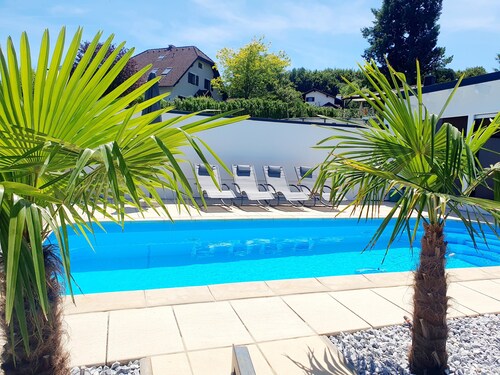 Holiday Home 'Luxury Villa Vienna' with Private Pool, Private Garden and Wi-Fi