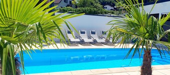 Holiday Home 'Luxury Villa Vienna' with Private Pool, Private Garden and Wi-Fi