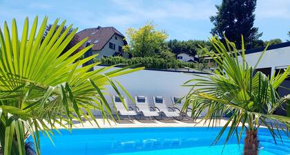 Casa de vacaciones 'Luxury Villa Vienna' con piscina privada, jardín privado y Wi-Fi