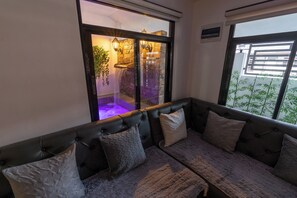 Interior - Cozy Bungalow with Jacuzzi  (Angeles city)