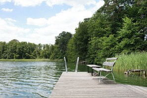 Property grounds - Apartment 'Ferienwohnung Hof Luisenau Seeweide' with Private Garden and Wi-Fi (Temmen-Ringenwalde)