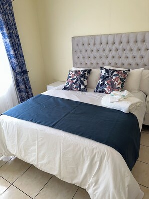 3 chambres, fer et planche à repasser, Wi-Fi, draps fournis