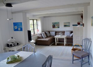 TV, fireplace, DVD player, stereo