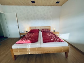 1 bedroom, free WiFi, bed sheets - Apartment 'Johanna' with Shared Terrace and Wi-Fi (Löhnberg)