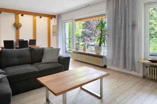 Ferienresidenz Gartentraum Titisee mit Bergblick, privater Terrasse und WLAN