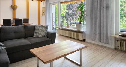 Ferienresidenz Gartentraum Titisee mit Bergblick, privater Terrasse und WLAN