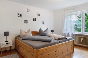 1 bedroom, iron/ironing board, free WiFi, bed sheets - Apartment Ferienresidenz Gartentraum Titisee with Mountain View, Private Terrace and Wi-Fi (Titisee-Neustadt)