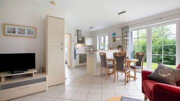 Fernseher, Tischtennisplatte