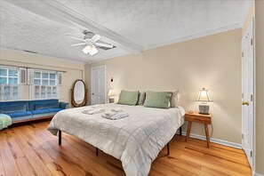 1 bedroom, iron/ironing board, internet, bed sheets