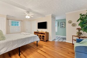 1 habitación, tabla de planchar con plancha, internet y ropa de cama 