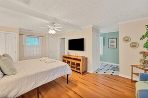 1 chambre, fer et planche à repasser, Wi-Fi gratuit, draps fournis