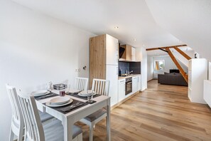 Dining - Apartment 'Schwarzwälder Hirsch' with Wi-Fi (Feldberg (Schwarzwald))