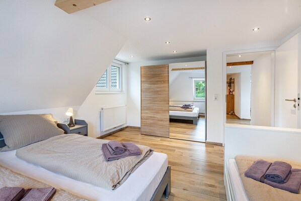 1 bedroom, free WiFi, bed sheets