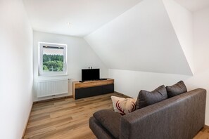 TV, DVD player - Apartment 'Schwarzwälder Hirsch' with Wi-Fi (Feldberg (Schwarzwald))