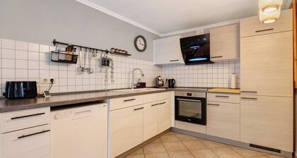 Ferienwohnung 'Romantische Whg In Ruhiger Lage' mit Privatem Garten und WLAN
