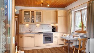 Réfrigérateur, four, plaque de cuisson, lave-vaisselle