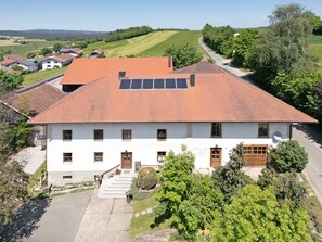 Exterior - Apartment 3 with Shared Garden, Balcony and Wi-Fi (Eschlkam)