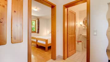 1 bedroom, free WiFi, bed sheets