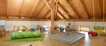 Apartment 'Ferienwohnung 4' with Shared Garden, Balcony and Wi-Fi