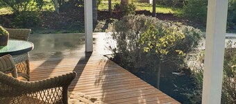 Cosy, 1930's Country Style Cottage, Walking Distance From Town.