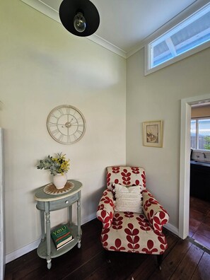 Interior - Cosy, 1930's Country Style Cottage, Walking Distance From Town. (Mount Barker)