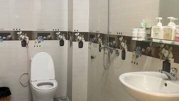 Comfort Double Room, Mountain View | Bathroom | Slippers