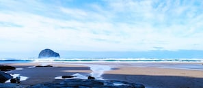 Beach - Peaceful Home, Sea Views, Private Parking (Trewarmett)