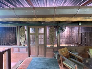 Traditional Room, 1 Bedroom | Living area