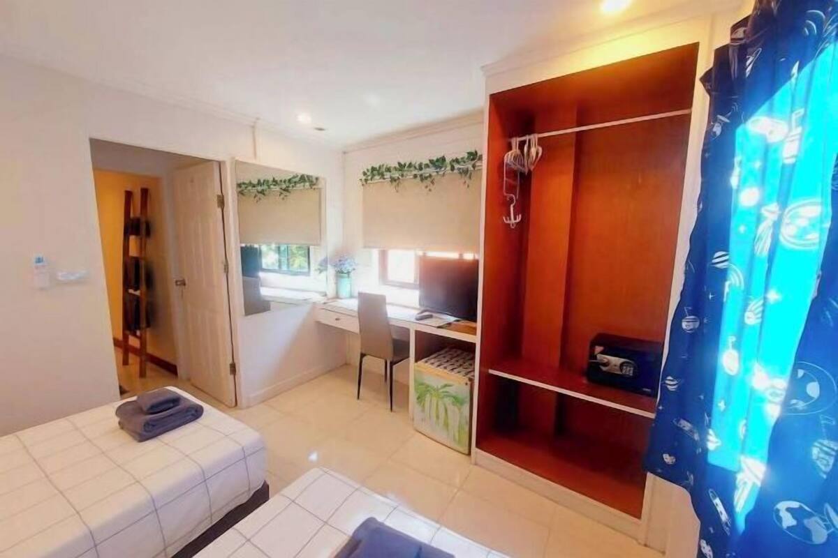 1 slaapkamer, pillowtop-bedden, een bureau, een laptopwerkplek