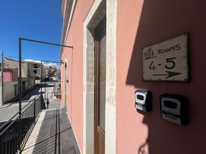 Basic Double or Twin Room | Exterior detail - Dimore Hyblon (Cassaro)