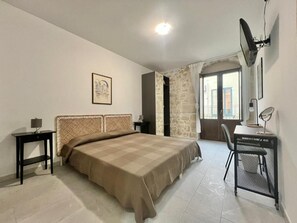 Desk, laptop workspace, free WiFi - Dimore Hyblon (Cassaro)