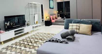 CoreSoho Suite by BKAstaycation KotaWarisan Sepang KLIA Airport, Free WiFi