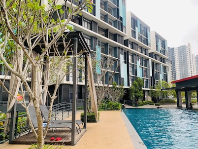 CoreSoho Suite by BKAstaycation KotaWarisan Sepang KLIA Airport, Free WiFi