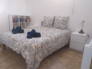 1 bedroom, iron/ironing board, WiFi, bed sheets - Spacieux F2 Entier, Neuf, Tres Lumineux ET Decore Avec Gout (Guebwiller)