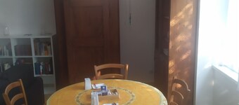 Spacieux F2 Entier, Neuf, Tres Lumineux ET Decore Avec Gout