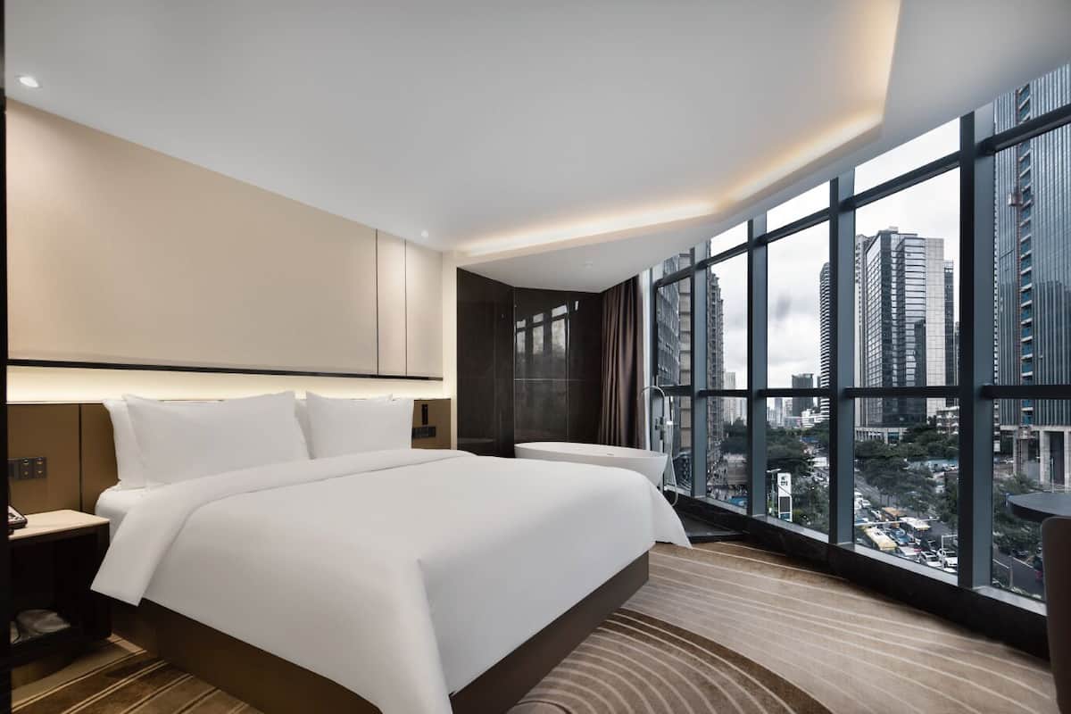 Superior-Studiosuite | Schreibtisch, laptopgeeigneter Arbeitsplatz, kostenloses WLAN